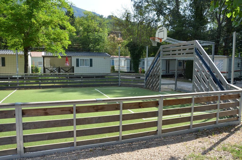 Camping Hotel Les Rives Du Loup Tourrettes-sur-Loup Exterior photo