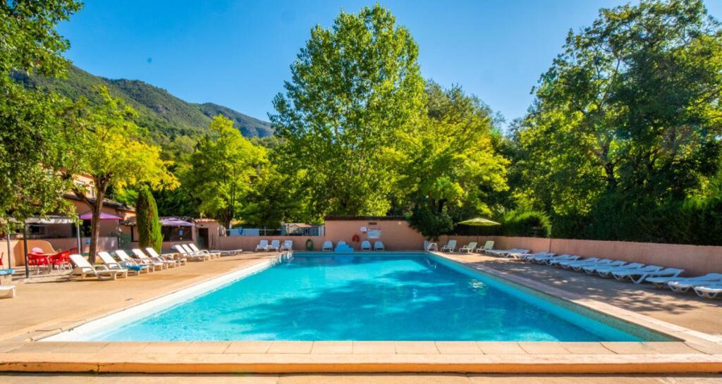 Camping Hotel Les Rives Du Loup Tourrettes-sur-Loup Exterior photo