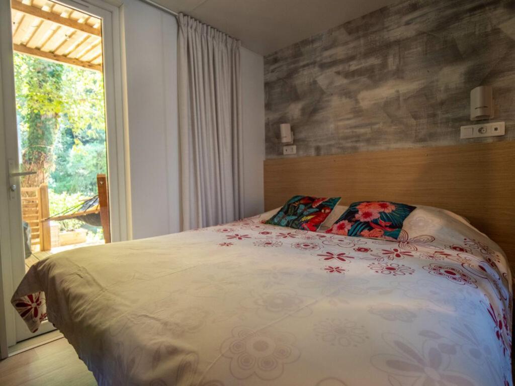 Camping Hotel Les Rives Du Loup Tourrettes-sur-Loup Exterior photo