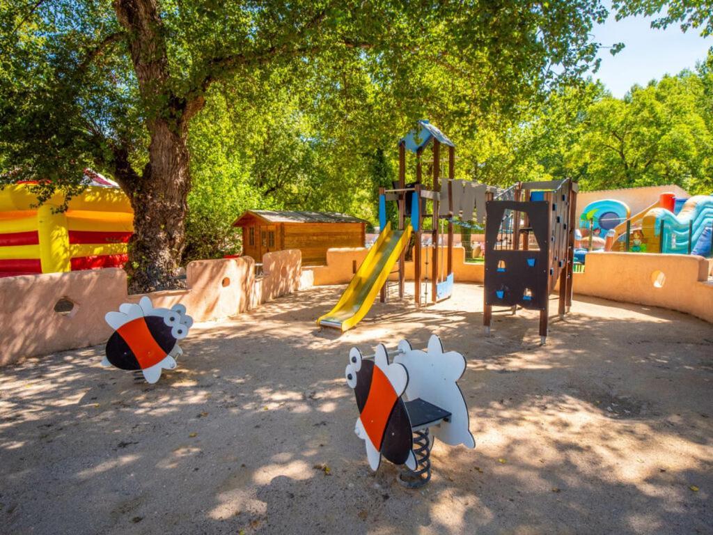 Camping Hotel Les Rives Du Loup Tourrettes-sur-Loup Exterior photo