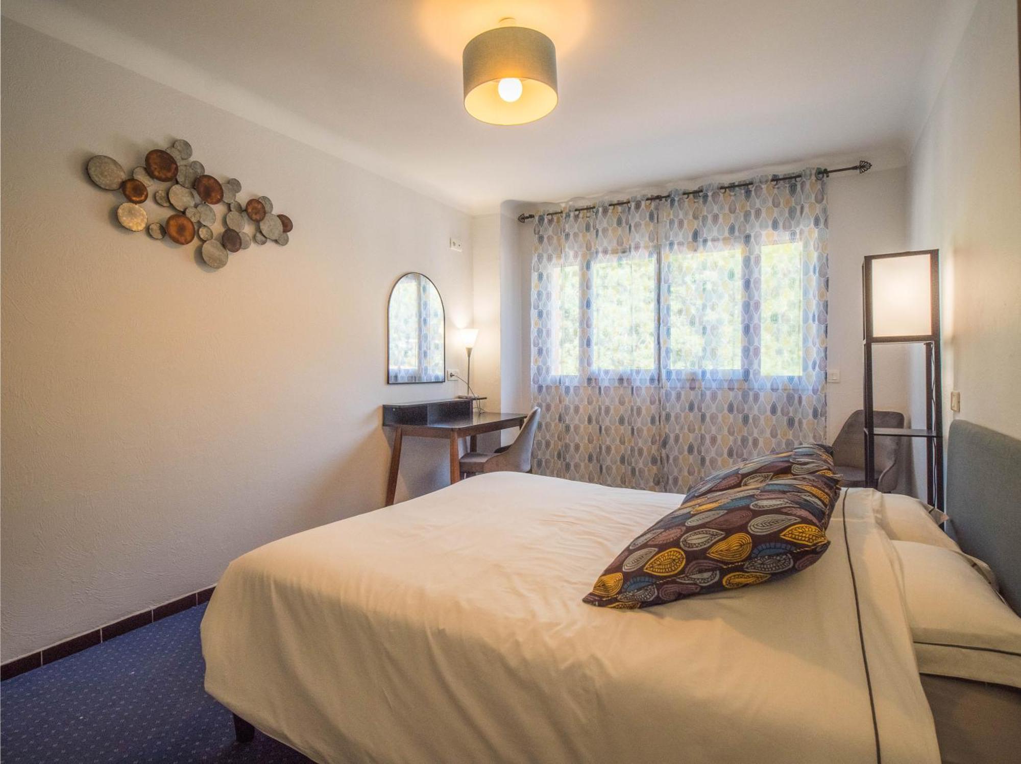 Camping Hotel Les Rives Du Loup Tourrettes-sur-Loup Exterior photo